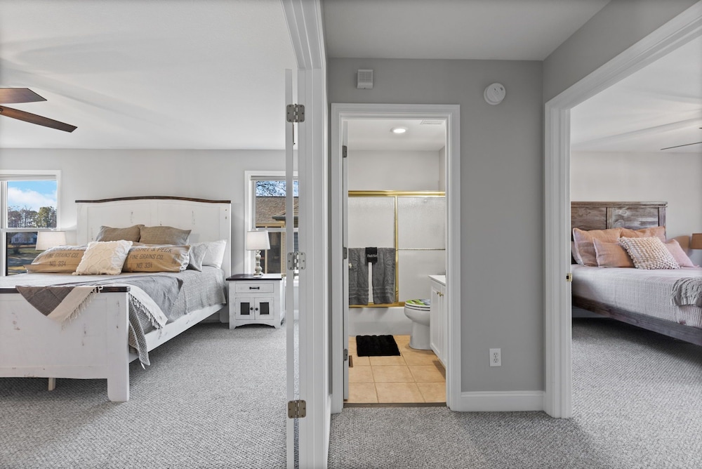 4bdr, 3ba home on the golf course in beautiful Tellico Village