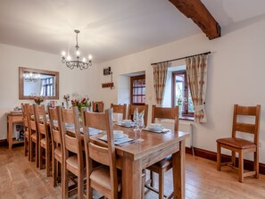 Dining - 5 bedroom accommodation in Sculthorpe, Fakenham (Sculthorpe, Fakenham)