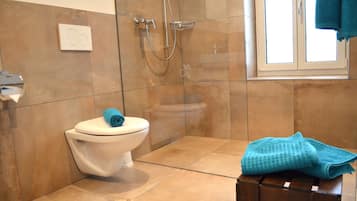 Standard Double Room | Bathroom