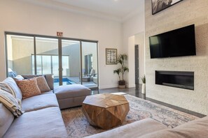 Smart TV, fireplace, video games