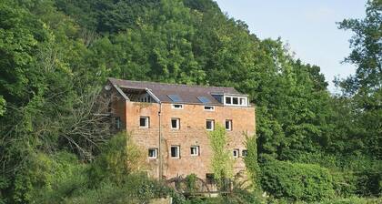 5 bedroom accommodation in Erbistock, near Llangollen