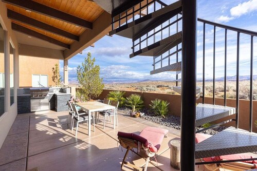 Off Course: Private Backyard + Resort Pools + Golf