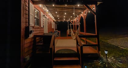 The Rocky Mount: Cozy cabin atop The New River Gorge