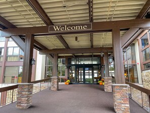 Property grounds - The Rocky Mount: Cozy cabin atop The New River Gorge (Pipestem)