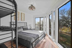 4 chambres, fer et planche à repasser, Wi-Fi gratuit, draps fournis