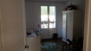 2 chambres, bureau, fer et planche à repasser, Wi-Fi gratuit