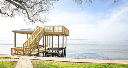 Escape to the Pointe - Superior Sunset views from spacious porch!