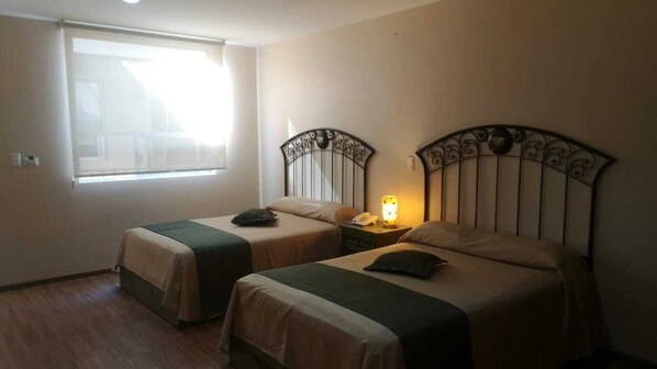 Basic Double Room, 2 Queen Beds