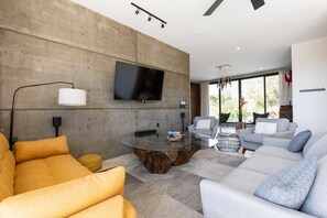 TV, stereo