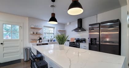 Spacious open concept home w/ game room + firepit