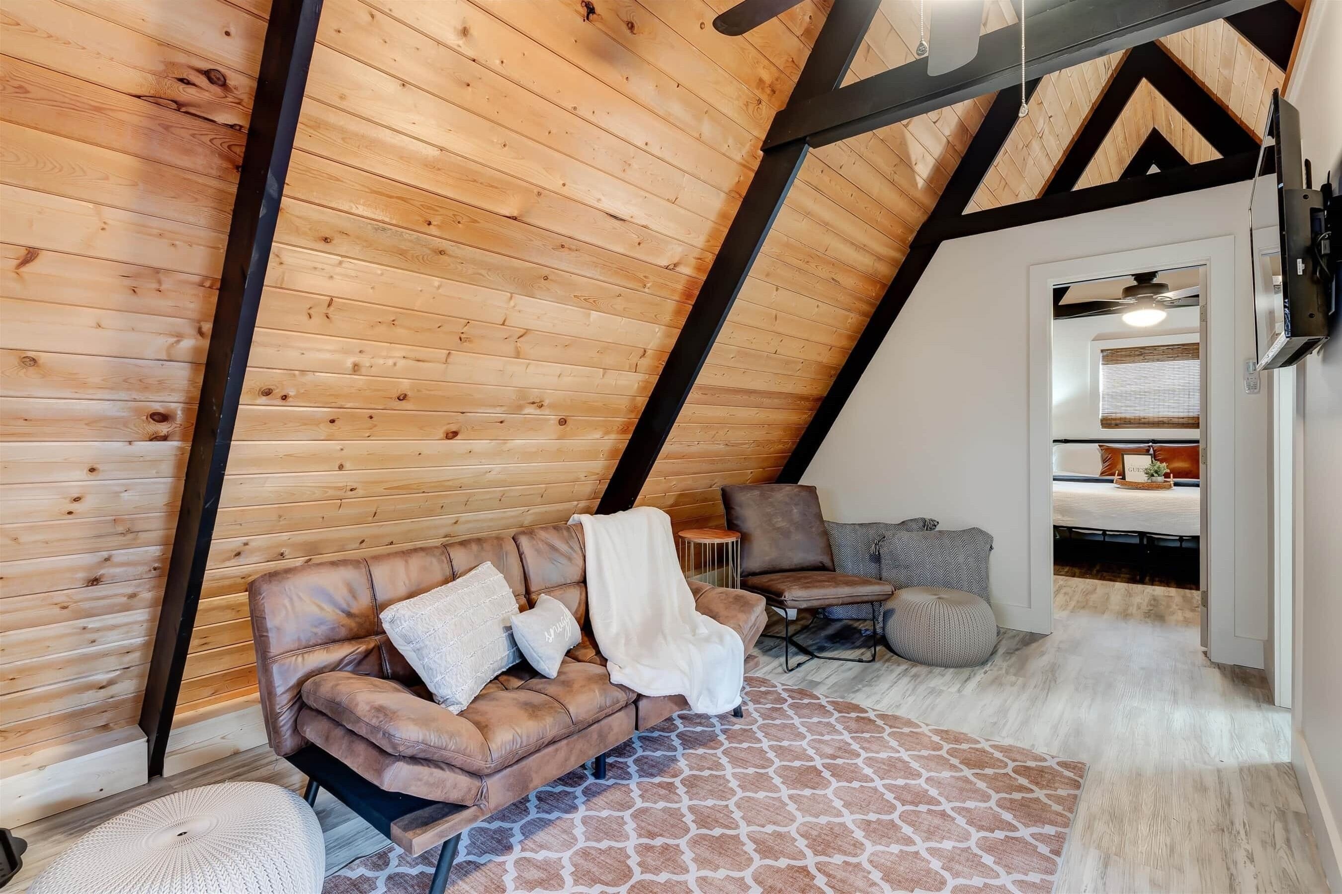 2 bedrooms, iron/ironing board, travel cot, WiFi