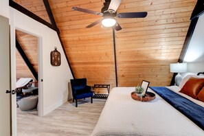 2 makuuhuonetta, silitysrauta/-lauta, vauvan matkasänky, Wi-Fi