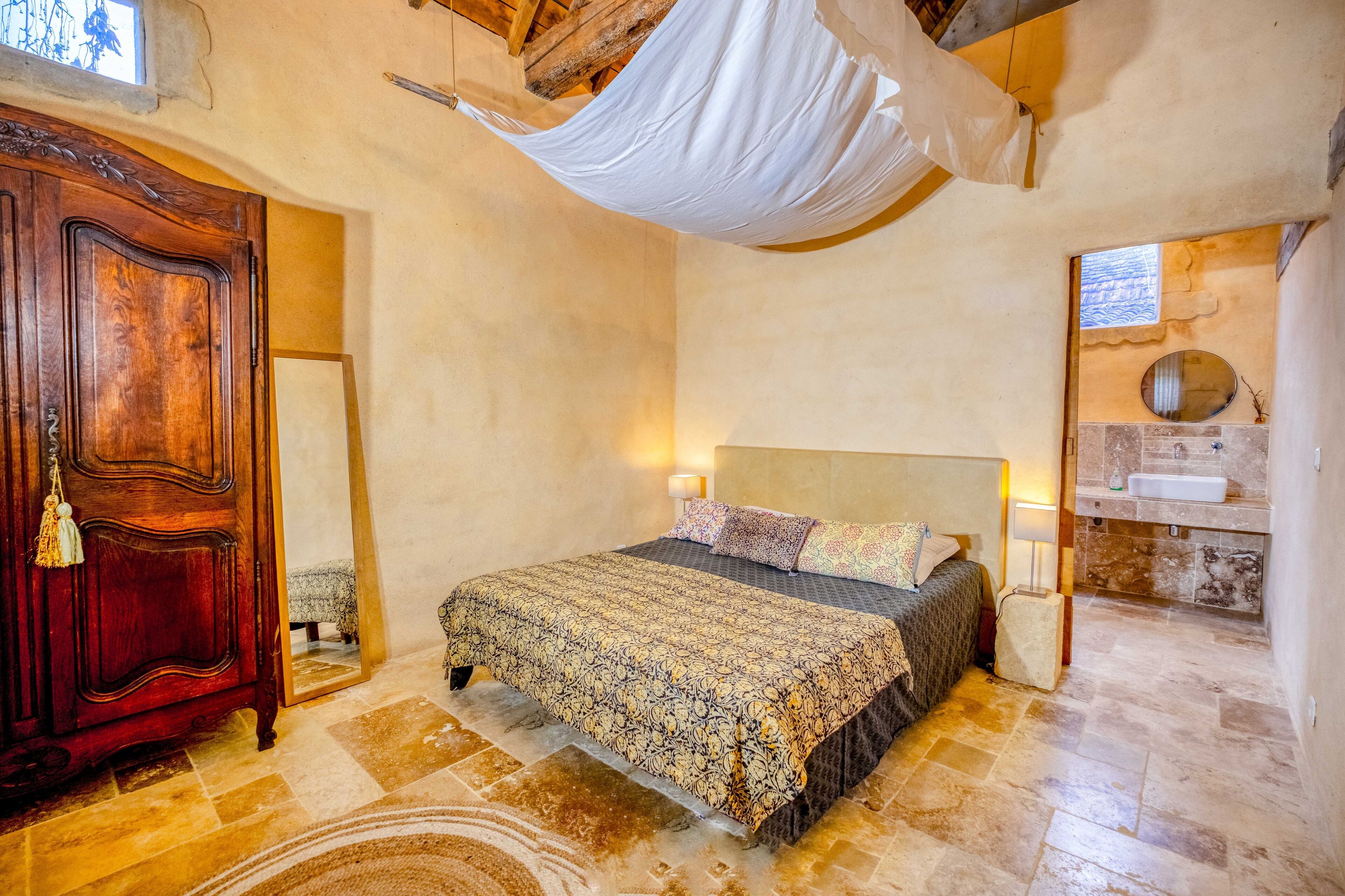 4 chambres, lit parapluie, Wi-Fi gratuit, draps fournis