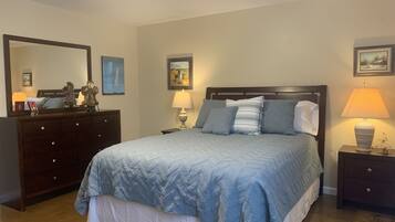 1 bedroom, in-room safe, desk, iron/ironing board