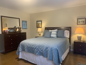 1 bedroom, in-room safe, desk, iron/ironing board