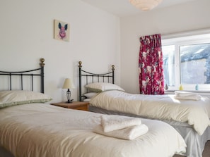 3 bedrooms, free WiFi, bed sheets