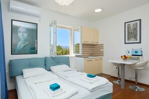 1 chambre, Wi-Fi gratuit, draps fournis