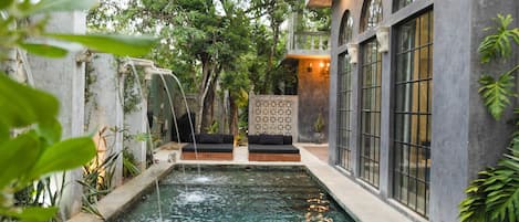 Outdoor pool, a heated pool