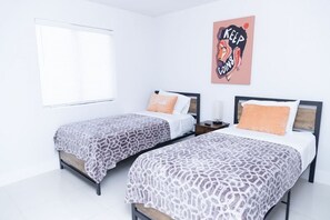 2 habitaciones, tabla de planchar con plancha y wifi gratis 