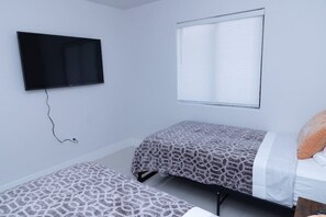 2 bedrooms, iron/ironing board, free WiFi, bed sheets - 1375 SW - Unit N 6 - Little Habana · Brand new & modern 2bed/1 bat apt w/ parking (Miami)