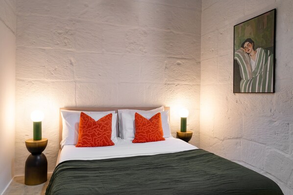 2 bedrooms, desk, iron/ironing board, free WiFi