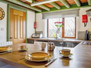 Cookware/dishes/utensils