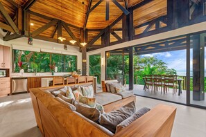 TV - Fully Remodeled Tulemar Home-Full Ocean view-Beach access - 3Bedrooms- Up to 10p (Quepos)