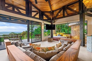 TV - Fully Remodeled Tulemar Home-Full Ocean view-Beach access - 3Bedrooms- Up to 10p (Quepos)