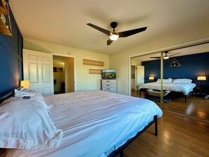 5 bedrooms, iron/ironing board, travel crib, WiFi - Villa & Guesthouse, Pool Oasis, Pickleball Court (San Diego County)