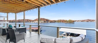 BARE FEET RETREAT! Swim Dock, 5 Decks, Elevator, Gaming Room, Bagnell Dam Strip!