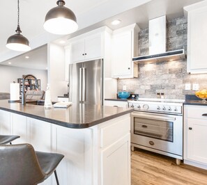 Fridge, microwave, oven, stovetop - BARE FEET RETREAT! Swim Dock, 5 Decks, Elevator, Gaming Room, Bagnell Dam Strip! (Lake Ozark)