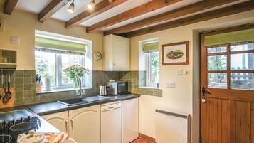 Dishwasher, cookware/dishes/utensils