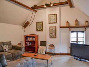 Living area - Lovely apartment in a Grade II listed property in the heart of Builth Wells. (Builth wells)