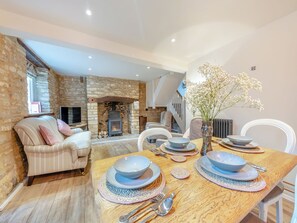 Dining - A charming and characterful Cotswold cottage in the heart of a quaint village. (Milton-Under-Wychwood)