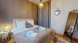 Free WiFi, bed sheets