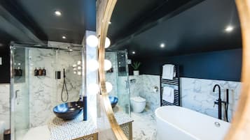 Nhà | Phòng tắm | Bồn tắm ngâm, đồ dùng nhà tắm miễn phí, máy sấy tóc, khăn tắm