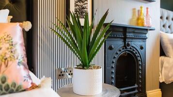 House | 4 bedrooms, iron/ironing board, travel crib, bed sheets