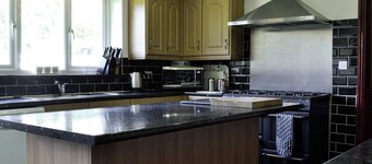 6 bedroom accommodation in Glanaman, near Llandeilo