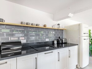Dishwasher - 2 bedroom accommodation in Braunston, near Oakham (Braunston, near Oakham)