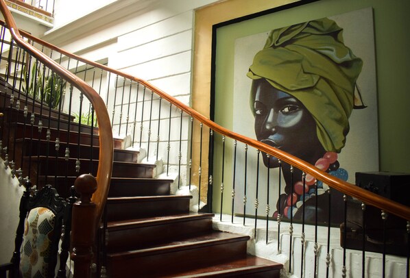 Reception - Hotel Galería Casa de La Luz   (Bogotá)