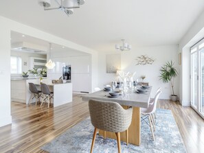 Dining - 3 bedroom accommodation in Dunston Fen (Dunston Fen)