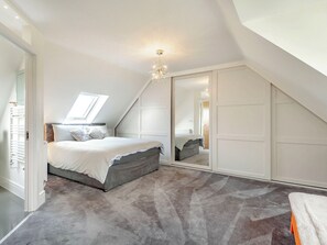 3 bedrooms, free WiFi, bed sheets - 3 bedroom accommodation in Dunston Fen (Dunston Fen)
