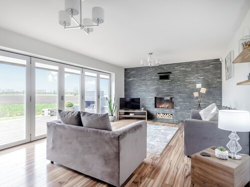 3 bedroom accommodation in Dunston Fen