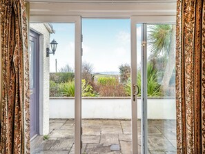 Interior - Great for family get-togethers and within walking distance to the beach. (Penally)