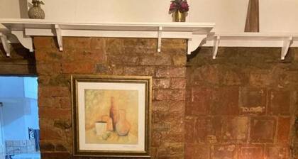 2 Bedroom Holcot Cottage