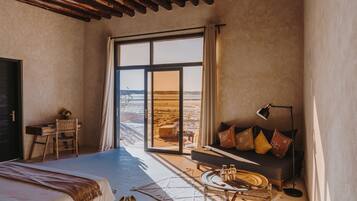 고급 침구, 객실 내 금고, 노트북 작업 공간, 다리미/다리미판