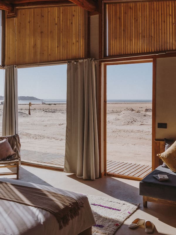 Premium bedding, in-room safe, laptop workspace, iron/ironing board