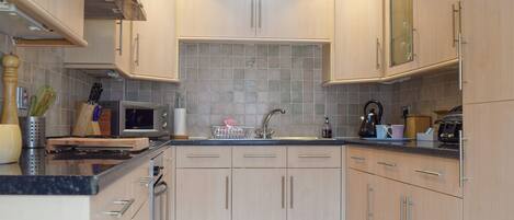 Lavavajillas, silla alta para bebés