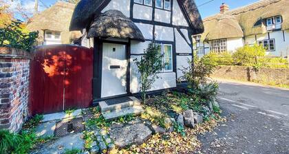 2 bedroom accommodation in Wootton Rivers, near Marlborough