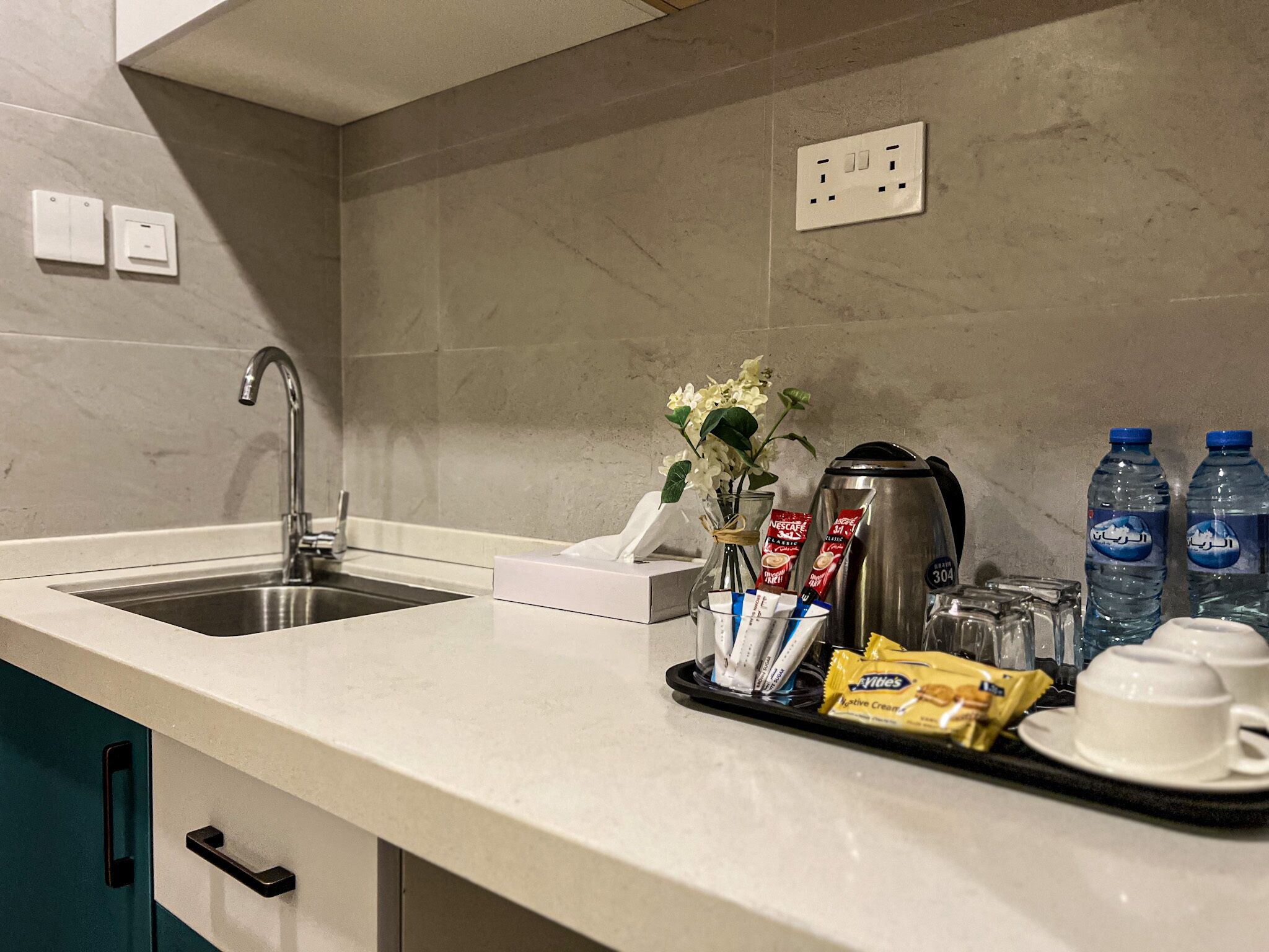 Deluxe Double or Twin Room | Private kitchen | Full-sized fridge, microwave, oven, electric kettle